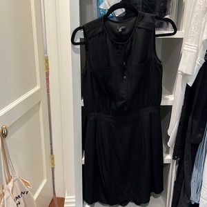 Theory Silk Black Mini/Mini with Pockets and Hidden Buttons